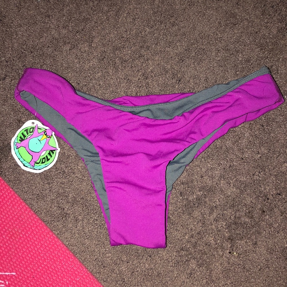 JOLYN Bikini bottoms